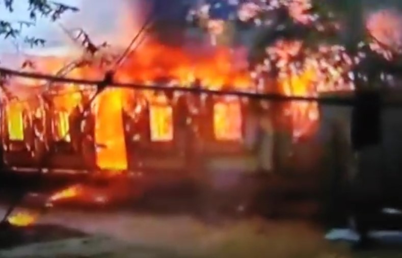 শাহরাস্তিতে অগ্নিকাণ্ডে বসতঘর ও প্রতিবন্ধী শিশুসহ পুড়ে ছাই